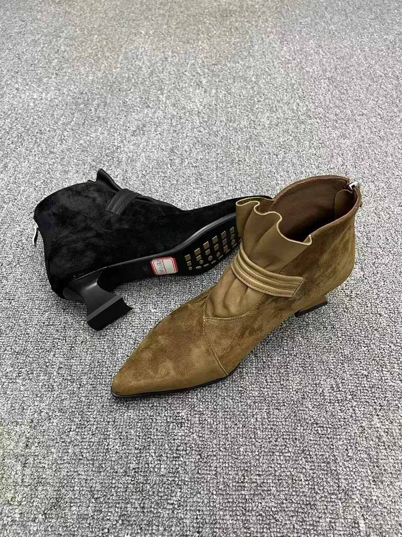 [小麦成都女鞋]3厘米真皮反绒粗跟尖头老钱风女款真皮羊皮短靴