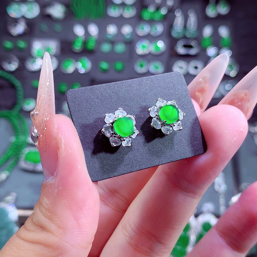 翡翠未镶嵌颈饰挂件