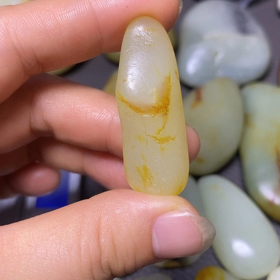 未镶嵌和田玉（糖玉）挂件
