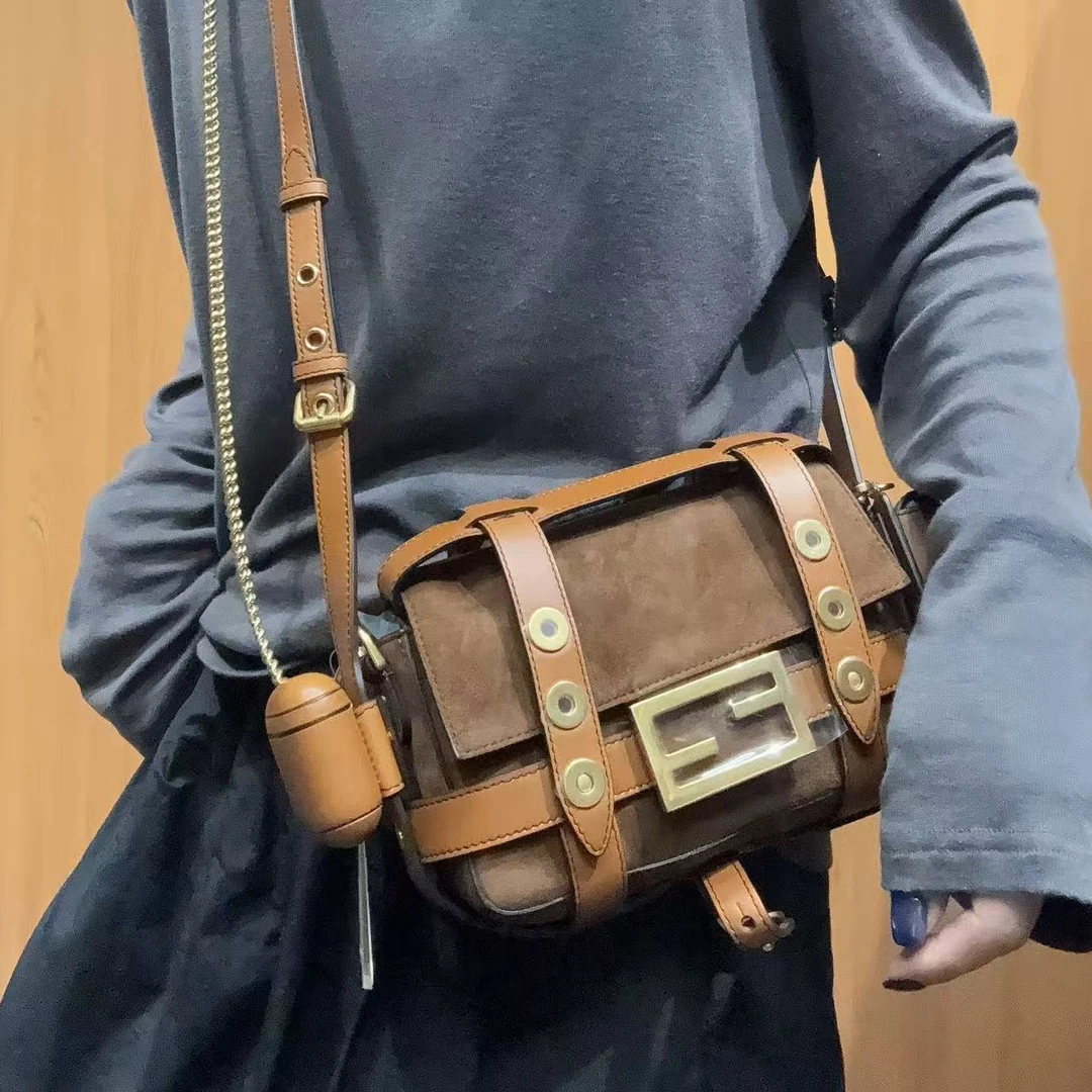 95新 FENDI/芬迪 【蕾】 8RE522 麂皮绑带单肩包