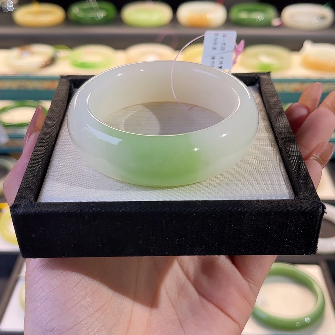 未镶嵌手镯和田玉白翠