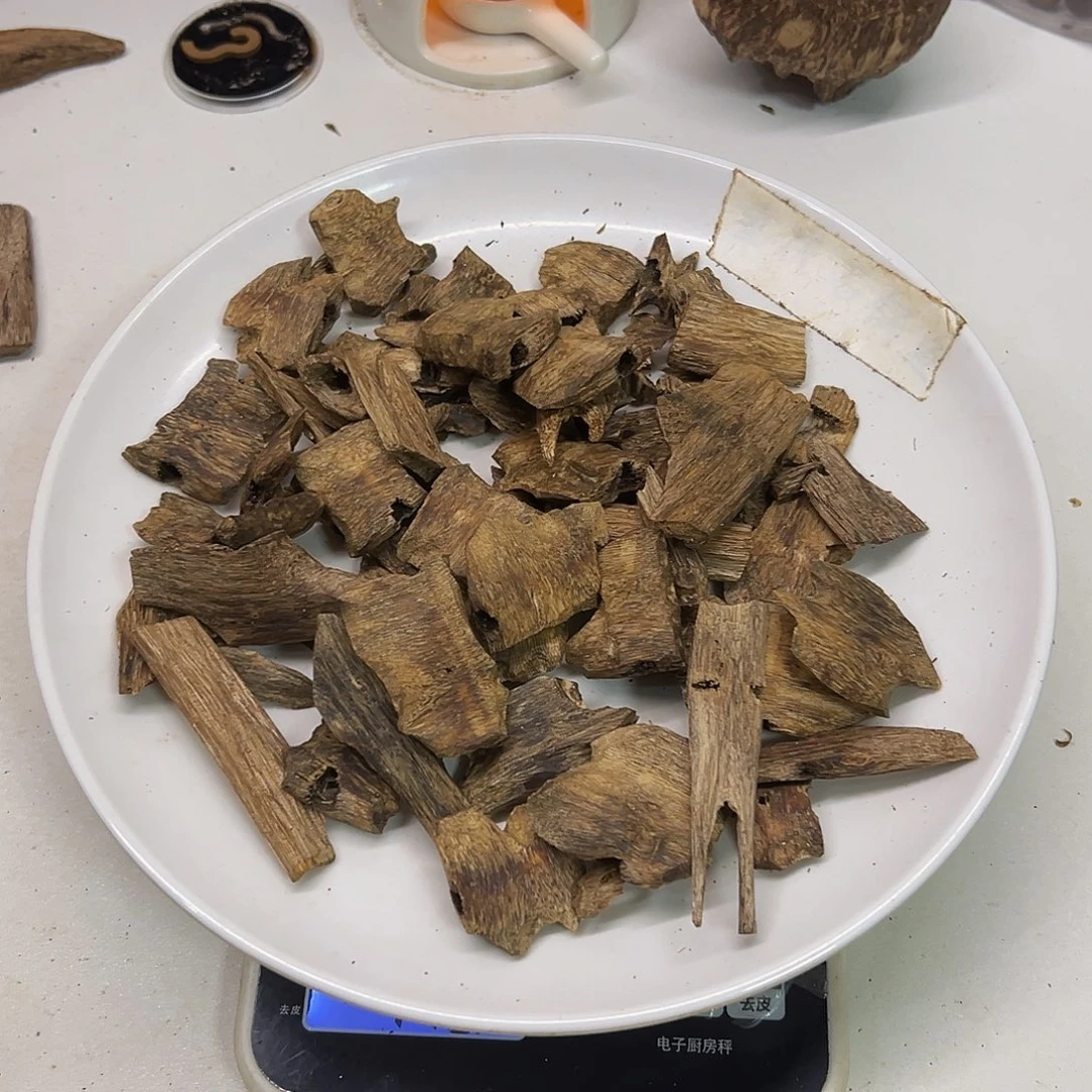 沉香碎屑沉香乌身圆叶140克
