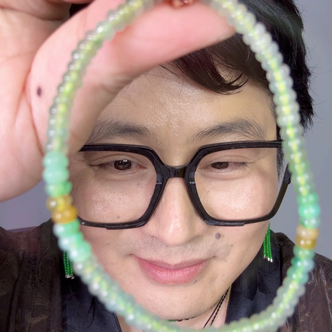 颈饰未镶嵌翡翠一件