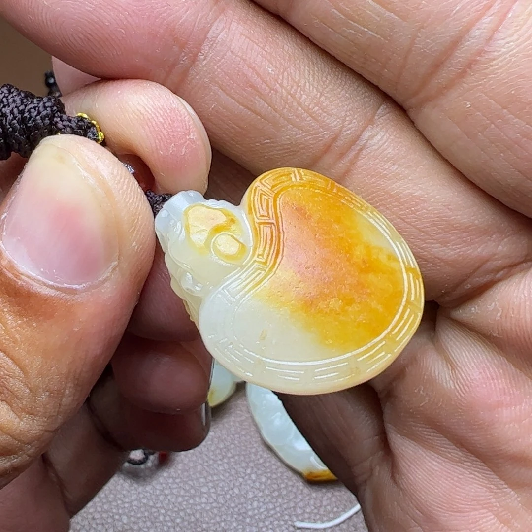 吊坠(不含链)未镶嵌和田玉（糖玉）