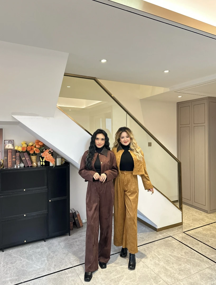 A&N   【南法假日】韩版显瘦短款+宽松直筒裤两件套