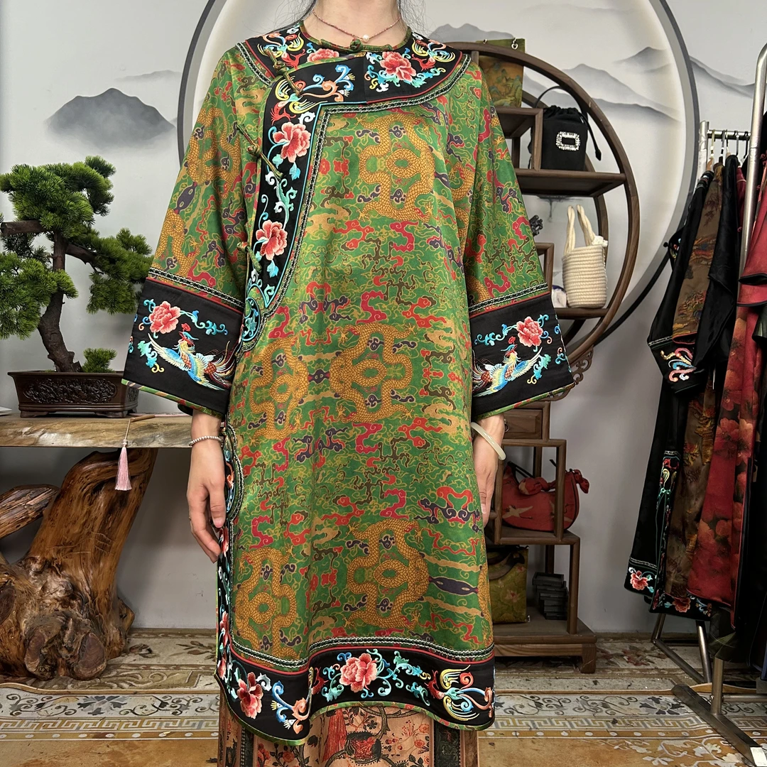 60姆米绿底龙图腾苏绣富婆衫