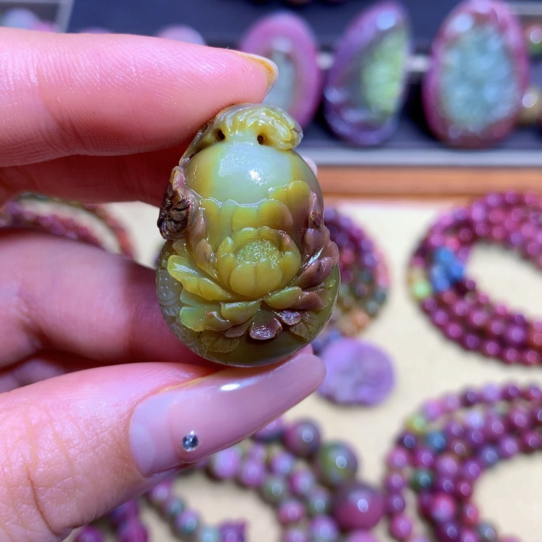 玛瑙未镶嵌挂件盐源定制