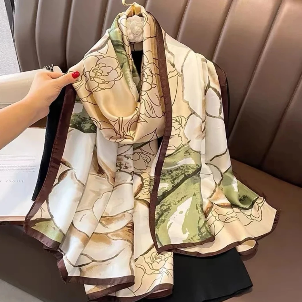 山茶花180*80斜纹绸气质减龄缎中大长巾温柔