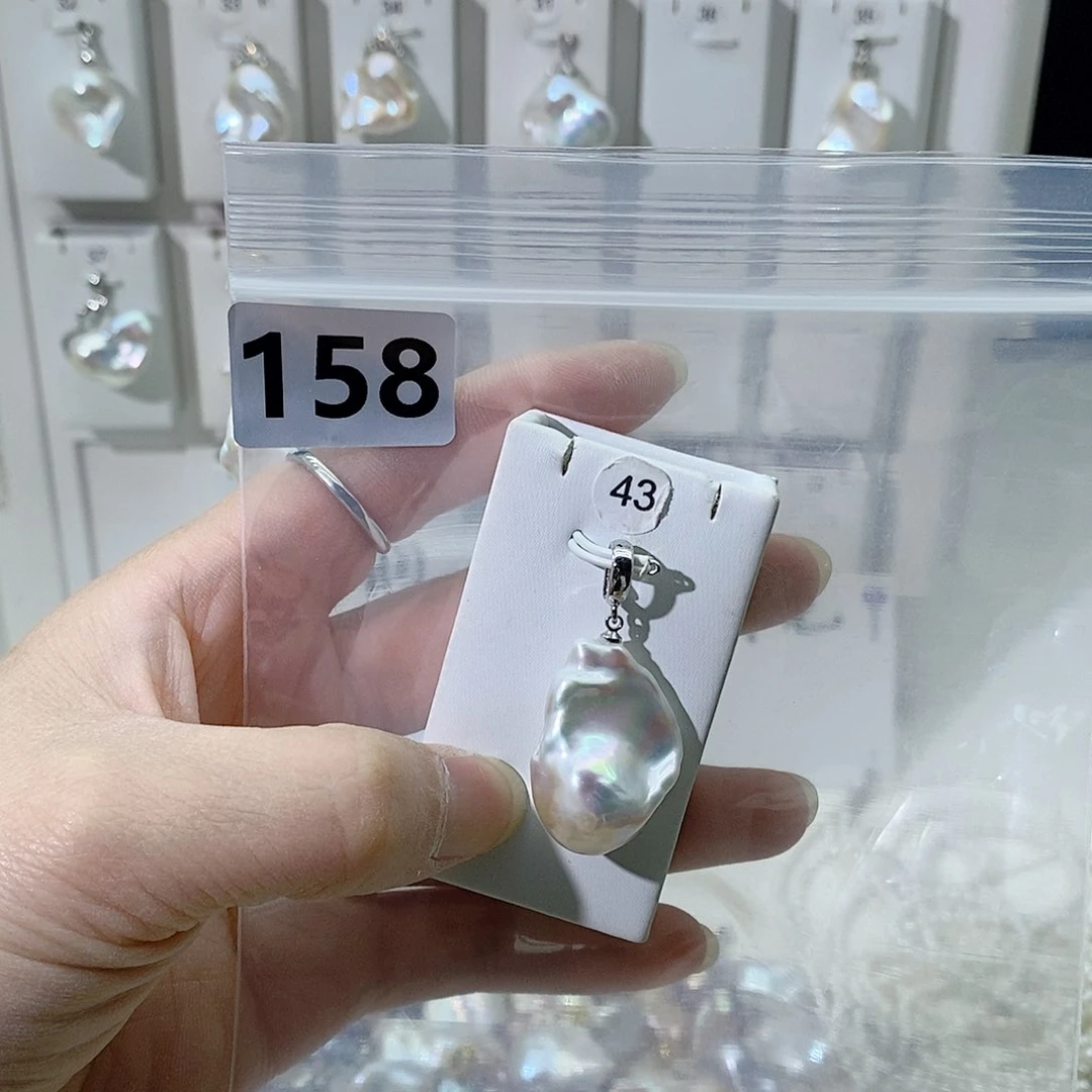 淡水珍珠合金颈饰