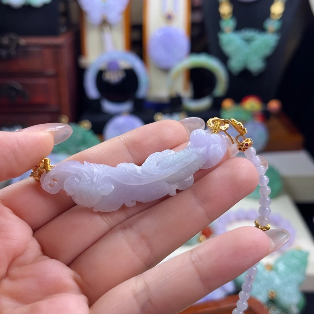 翡翠未镶嵌颈饰锦鲤