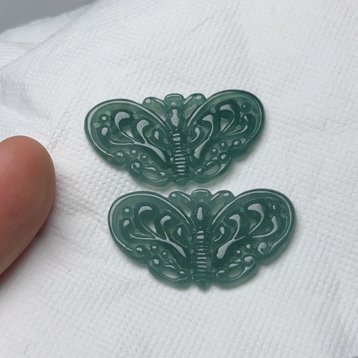 颈饰未镶嵌翡翠挂件