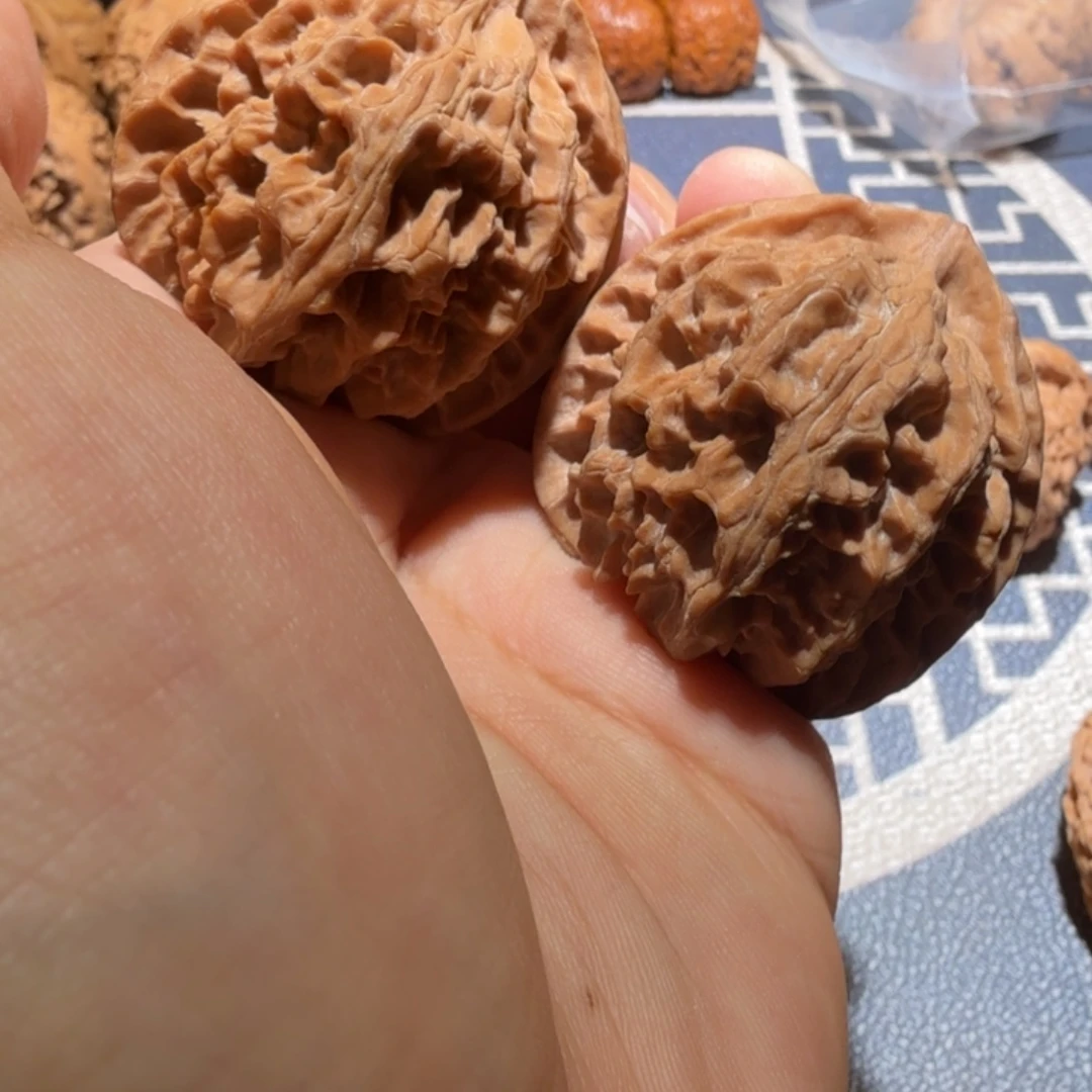 把件文玩核桃三角白