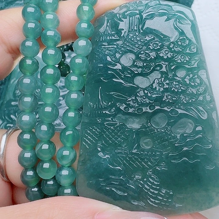 翡翠未镶嵌颈饰多样性发其一