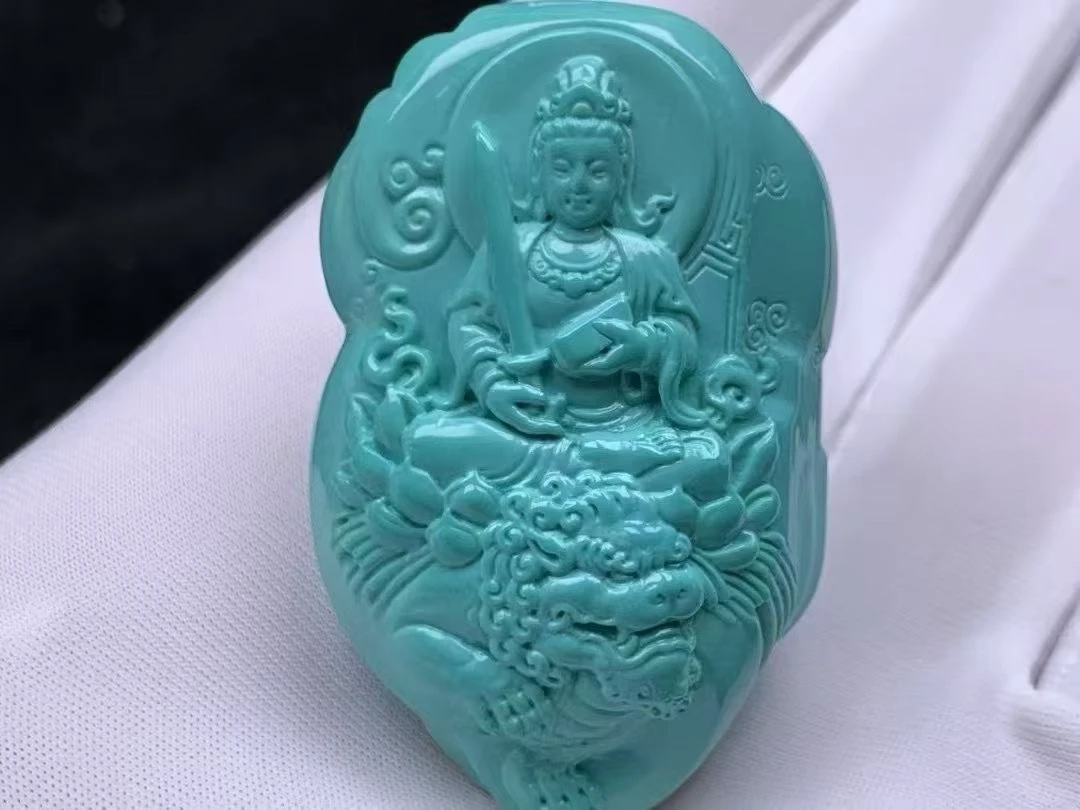 原矿瓷釉级绿松石精品文殊菩萨雕刻件吊坠，大师精雕，料子润透无油
