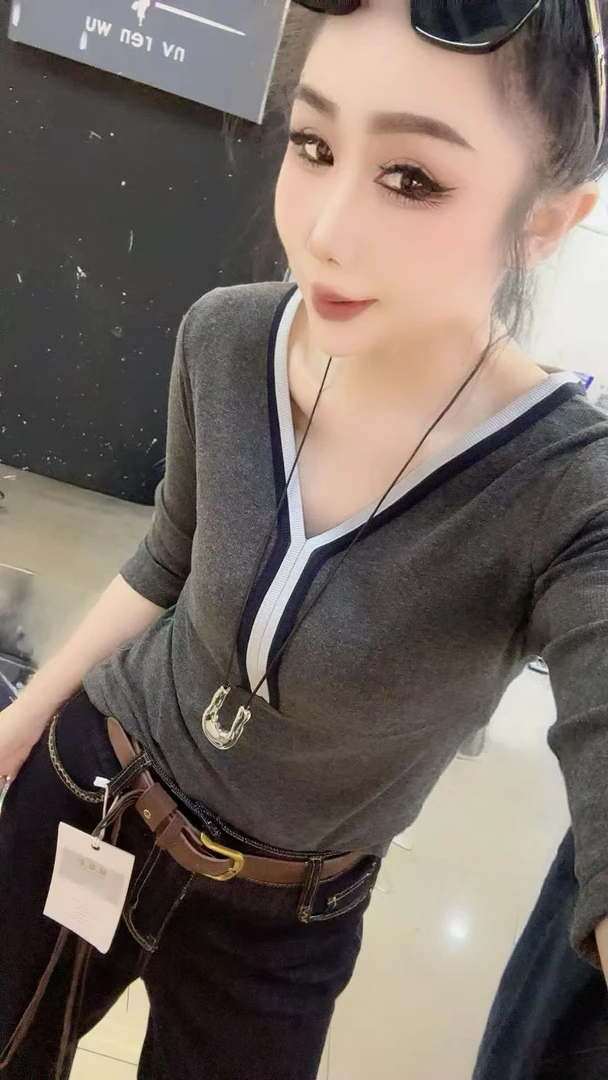 04撞色领条v领修身中袖打底T恤女装秋季上衣