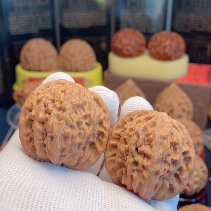 小***牙文玩核桃吊坠39全品血磨