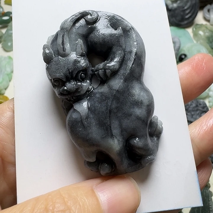 梦***年未镶嵌定制翡翠毛货