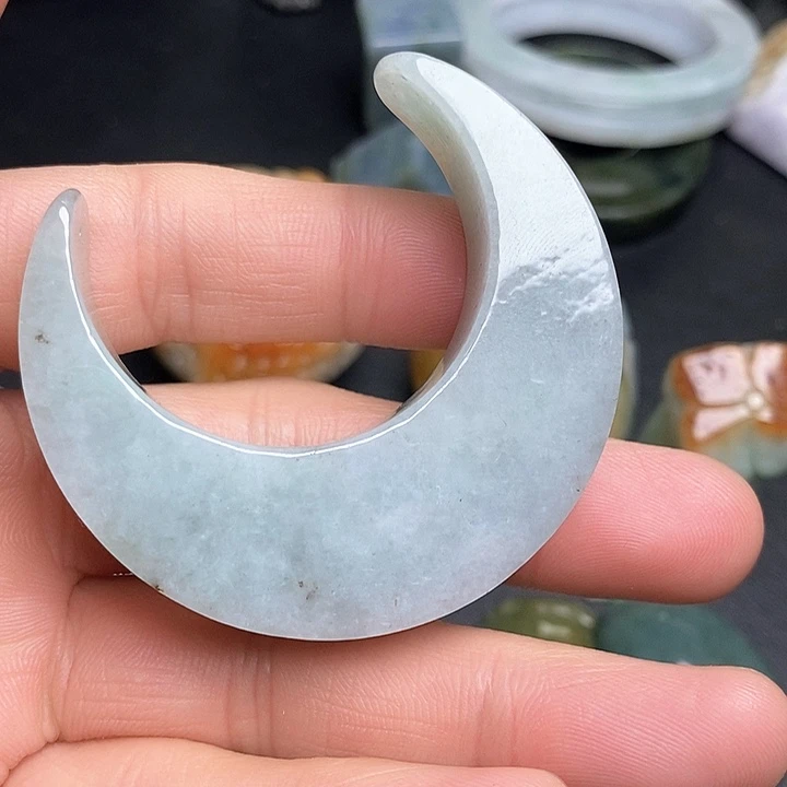 翡翠未镶嵌颈饰天然翡翠12