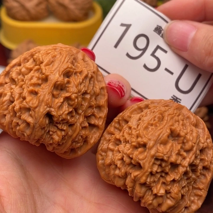 和***葵桃核把件南疆45……