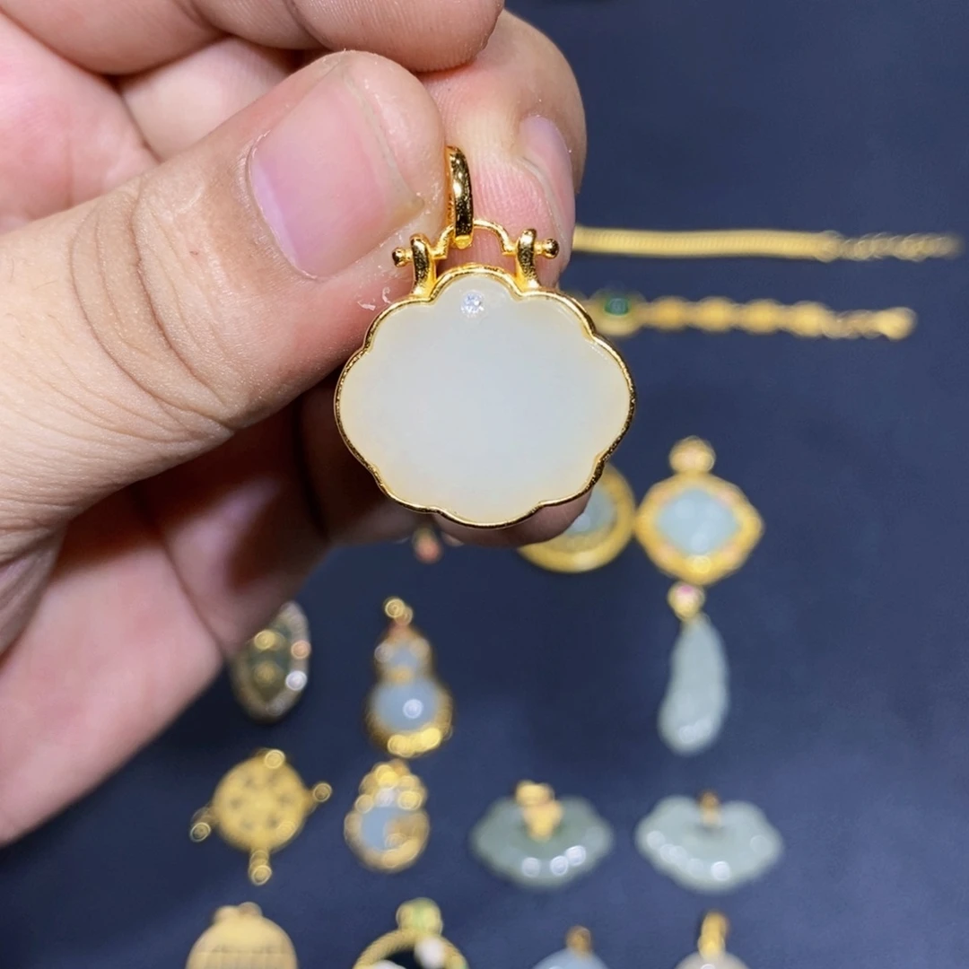 和田玉银S925镀金镶嵌颈饰