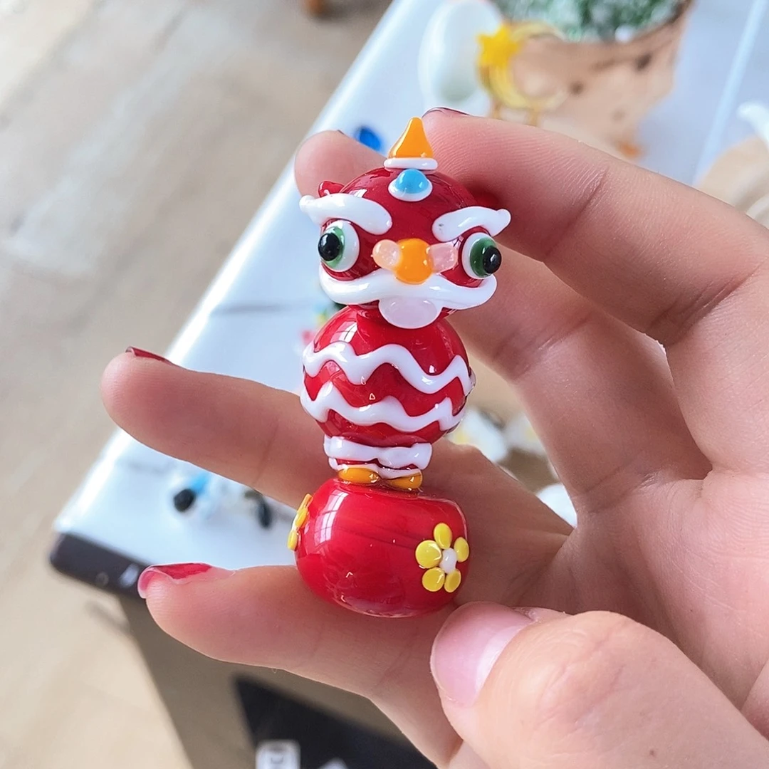 琉璃手工艺品如****主醒狮