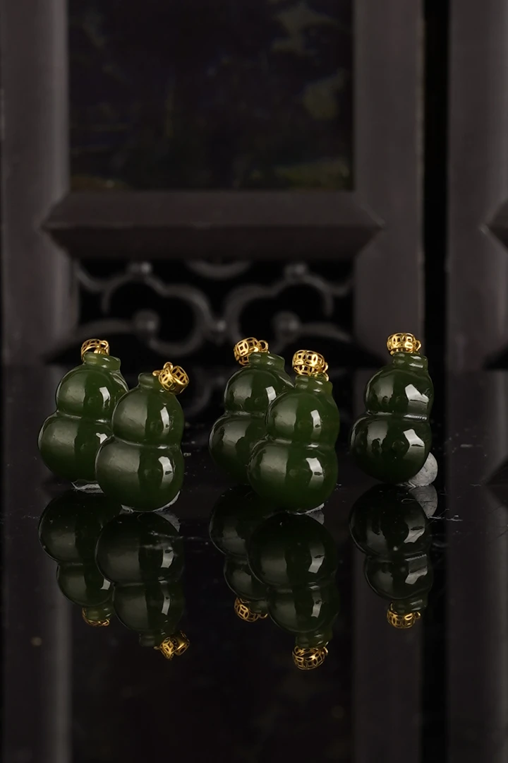 【上海友谊商店】和田玉葫芦吊坠福利品【多样性发一】