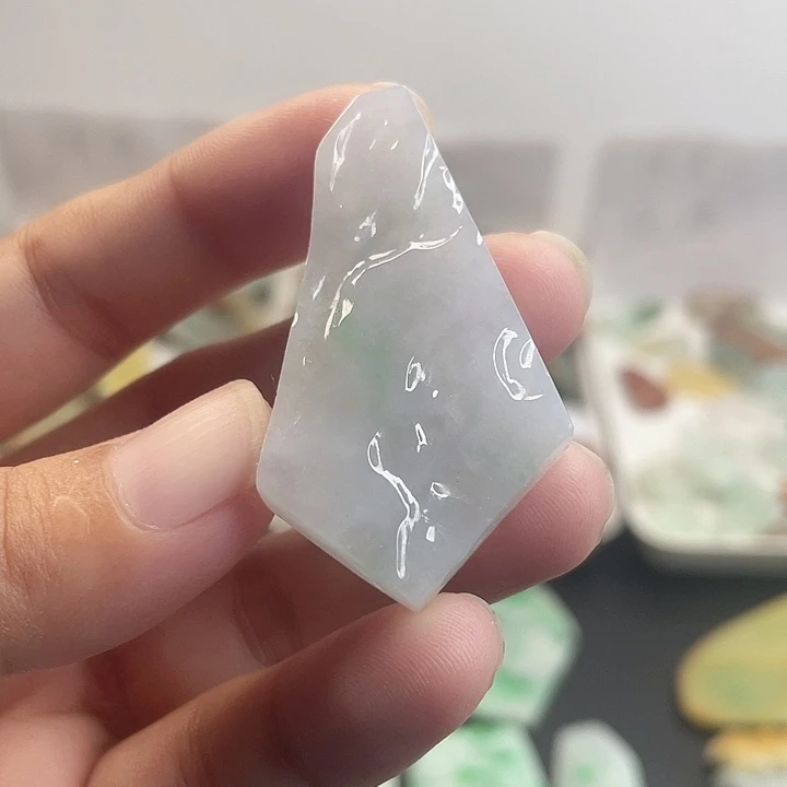颈饰未镶嵌翡翠天然缅甸翡翠原石