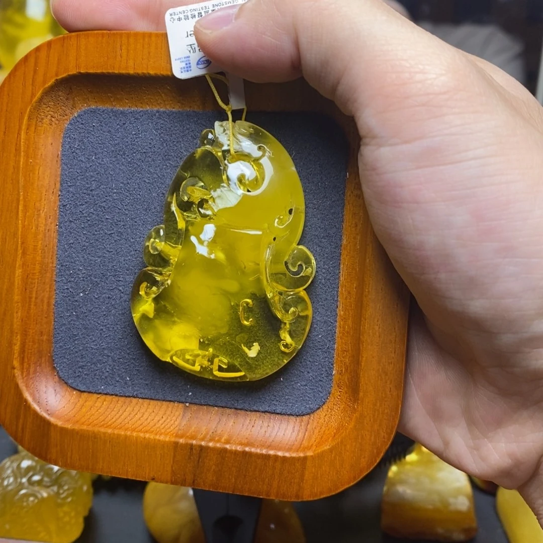 琥珀未镶嵌珠宝奇石