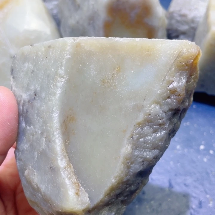 和田玉未镶嵌珠宝半成品