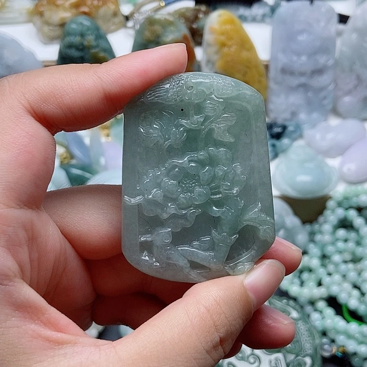 翡翠未镶嵌吊坠(不含链)1