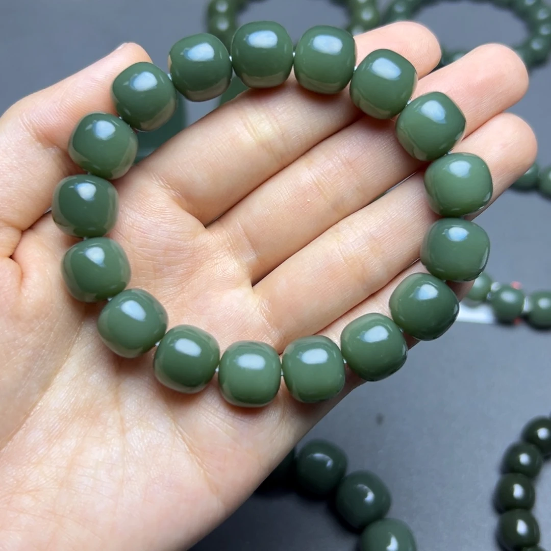 *****和田玉未镶嵌手链