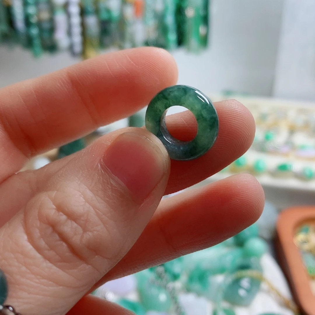 翡翠未镶嵌颈饰27