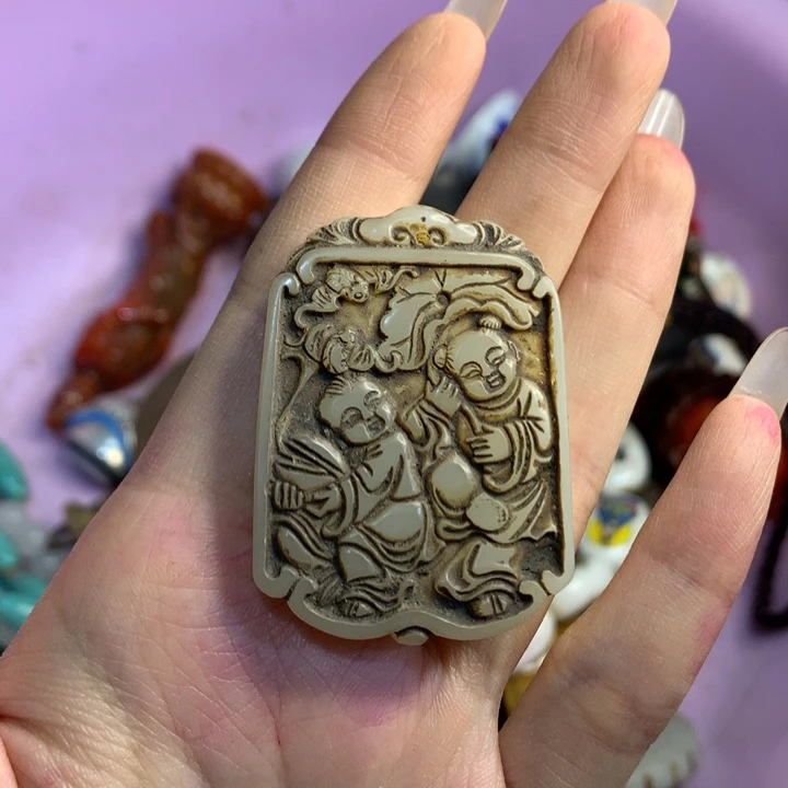 翱***翔瓷片吐吐口水流下来后再放