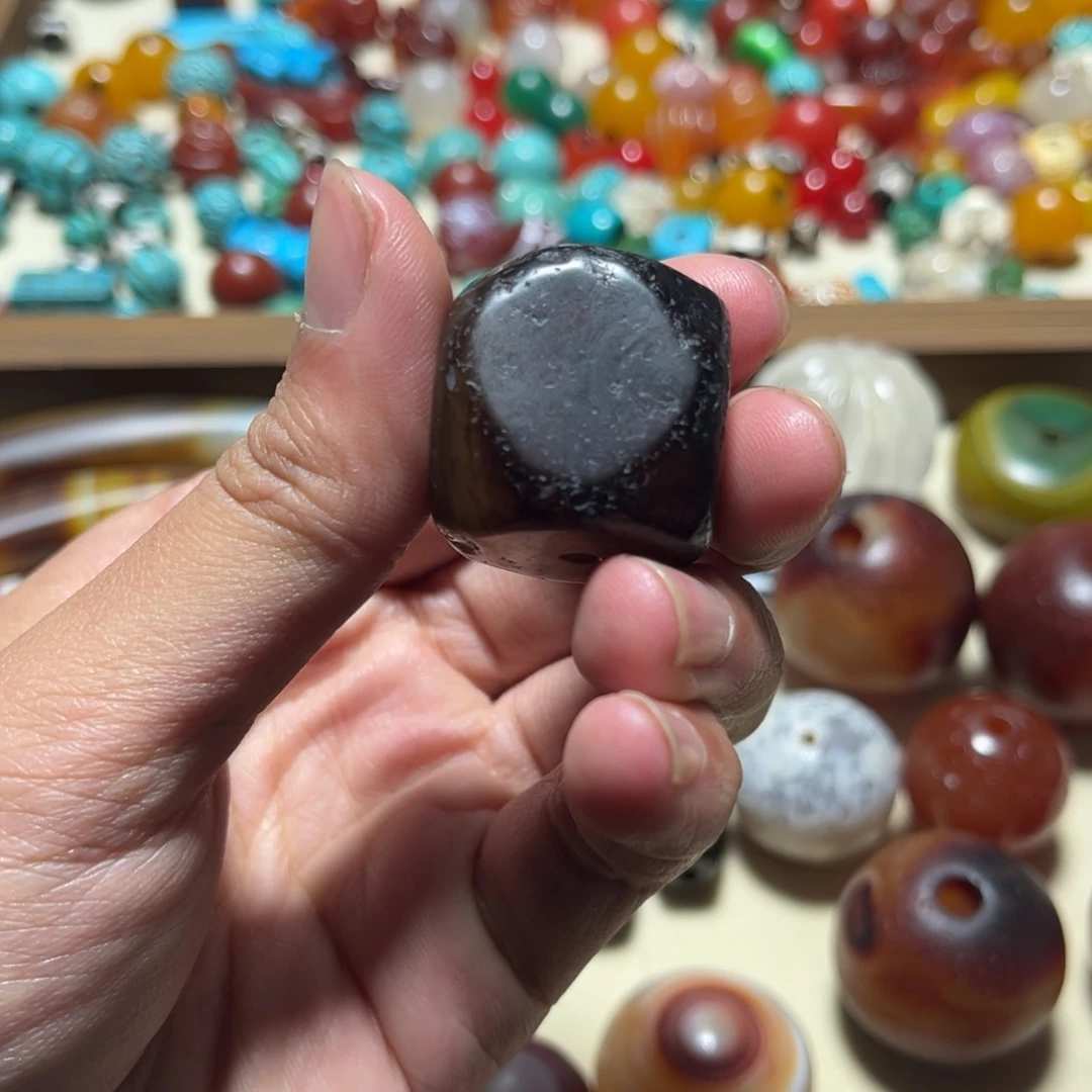 玛瑙/玉髓未镶嵌珠宝奇石