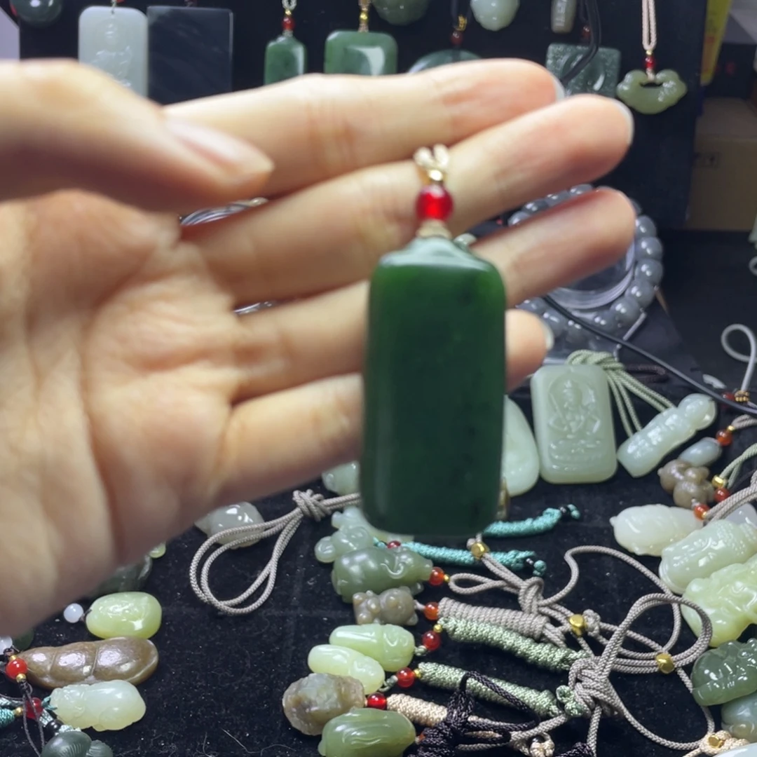 和田玉（碧玉）未镶嵌颈饰