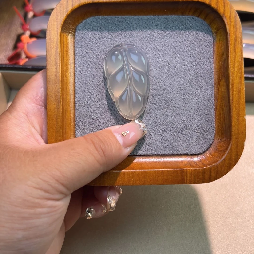 玛瑙/玉髓手镯未镶嵌吊坠