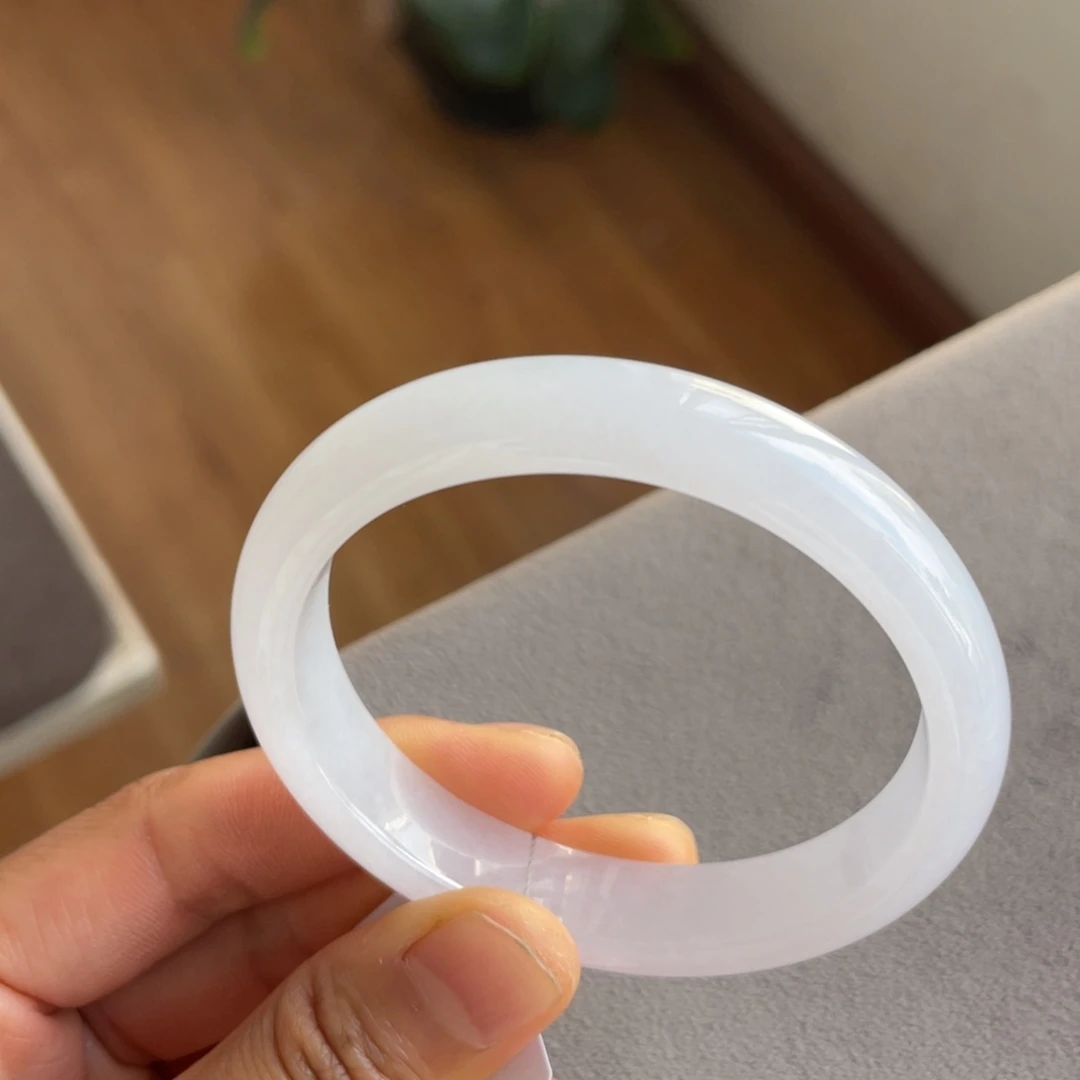 翡翠未镶嵌手镯粉贵妃