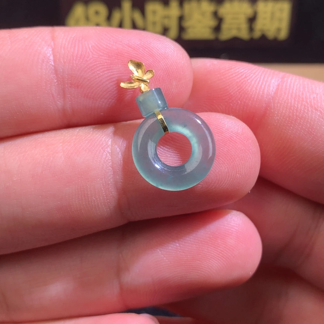 翡翠18K金镶嵌颈饰翡翠