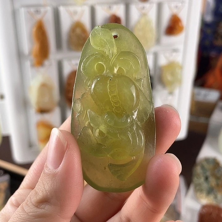 未镶嵌蛇纹石玉颈饰