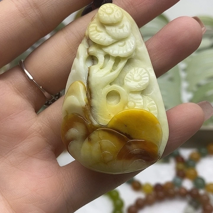 未镶嵌岫玉颈饰挂坠