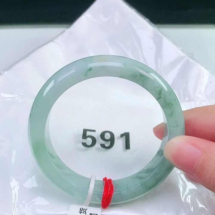 翡翠未镶嵌手镯（圆镯）翡翠手镯