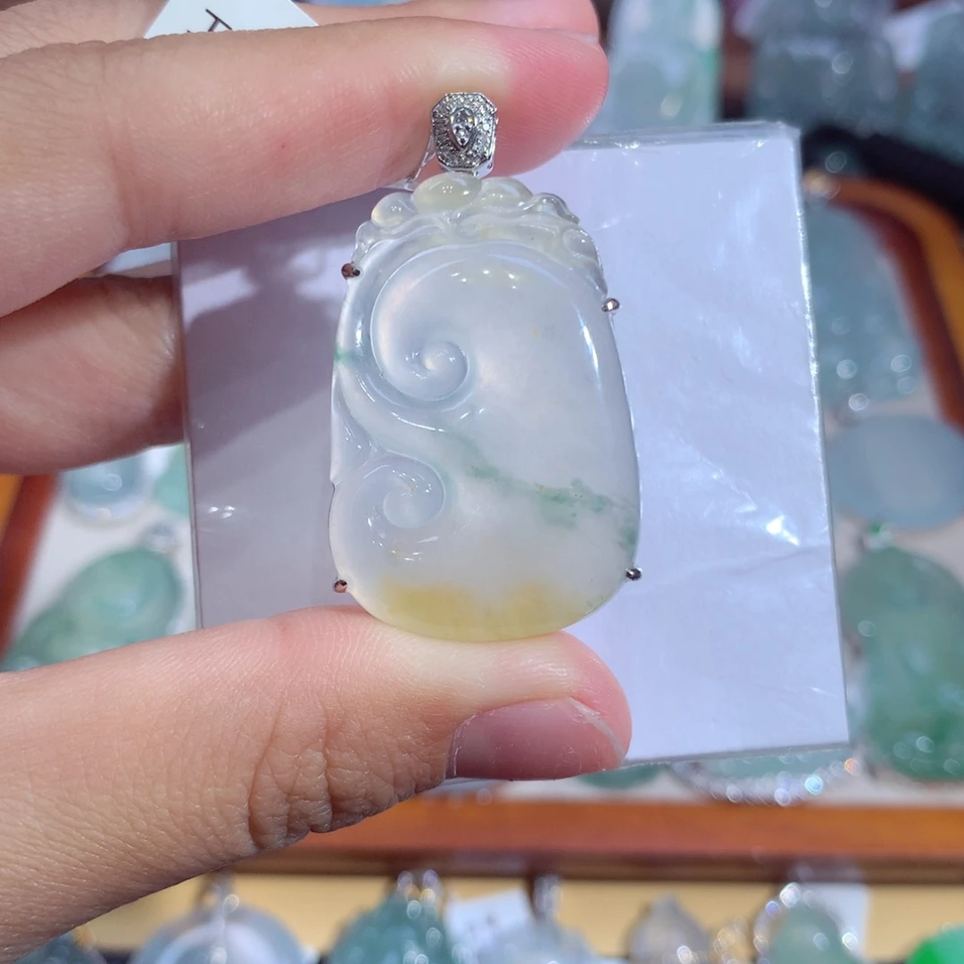 翡翠18K金镶嵌吊坠(不含链)如意