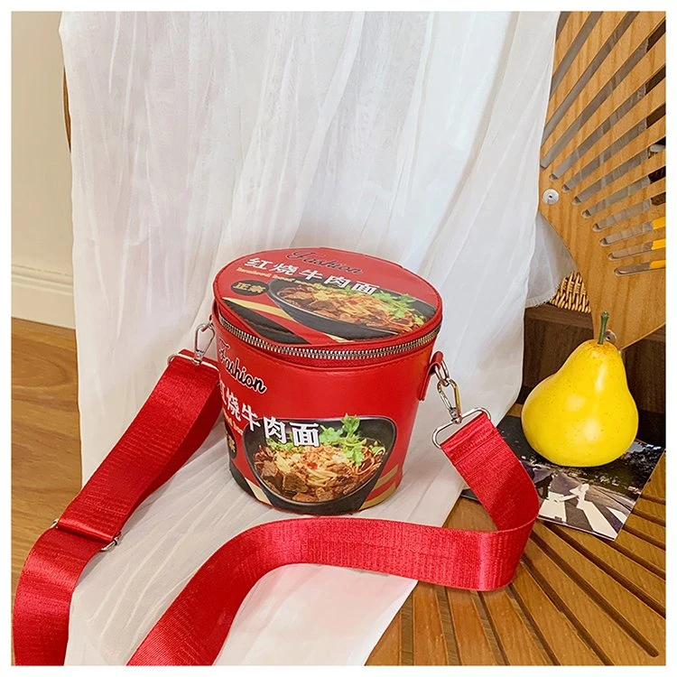 夏季搞怪个性创意趣味泡面造型斜挎包红烧牛肉面盒圆筒单肩包轻奢