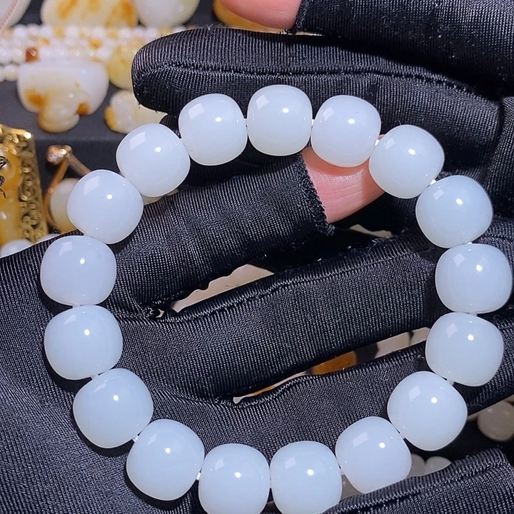 榛***店和田玉未镶嵌手链