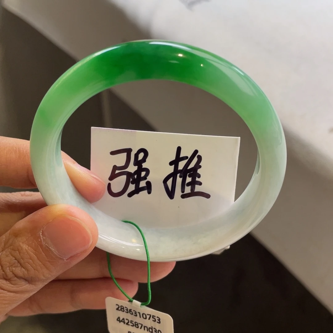 翡翠未镶嵌手镯白底青手镯【强推】
