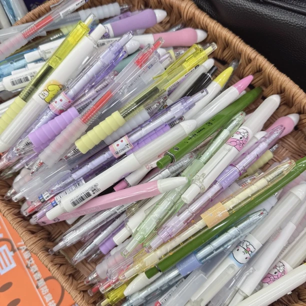 QW001儿童卡通写字0.5中性笔杂款