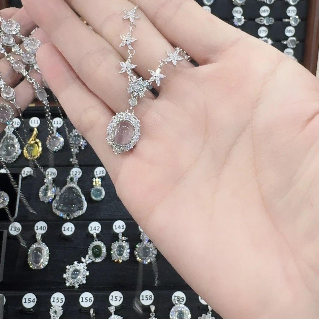 芙蓉石颈饰银S925镶嵌冬**?