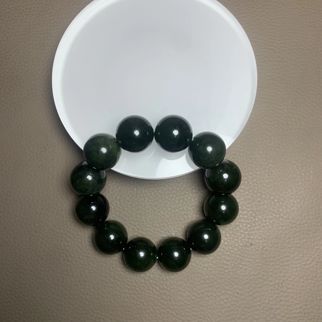 D3054珠宝玉石精选和田玉手串