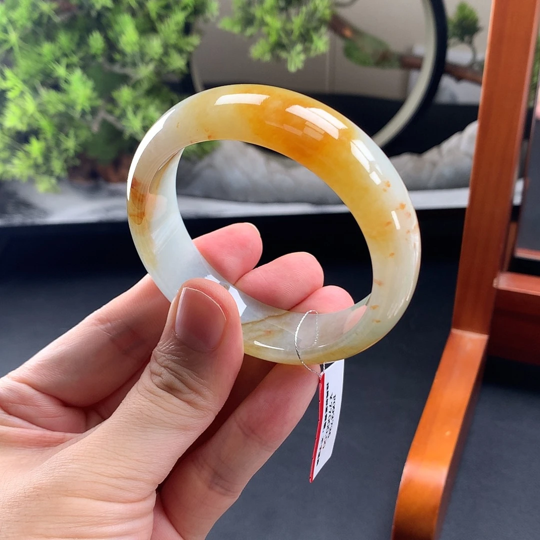 翡翠未镶嵌手镯黄
