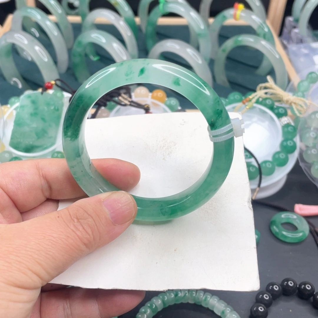 石英质玉未镶嵌手镯